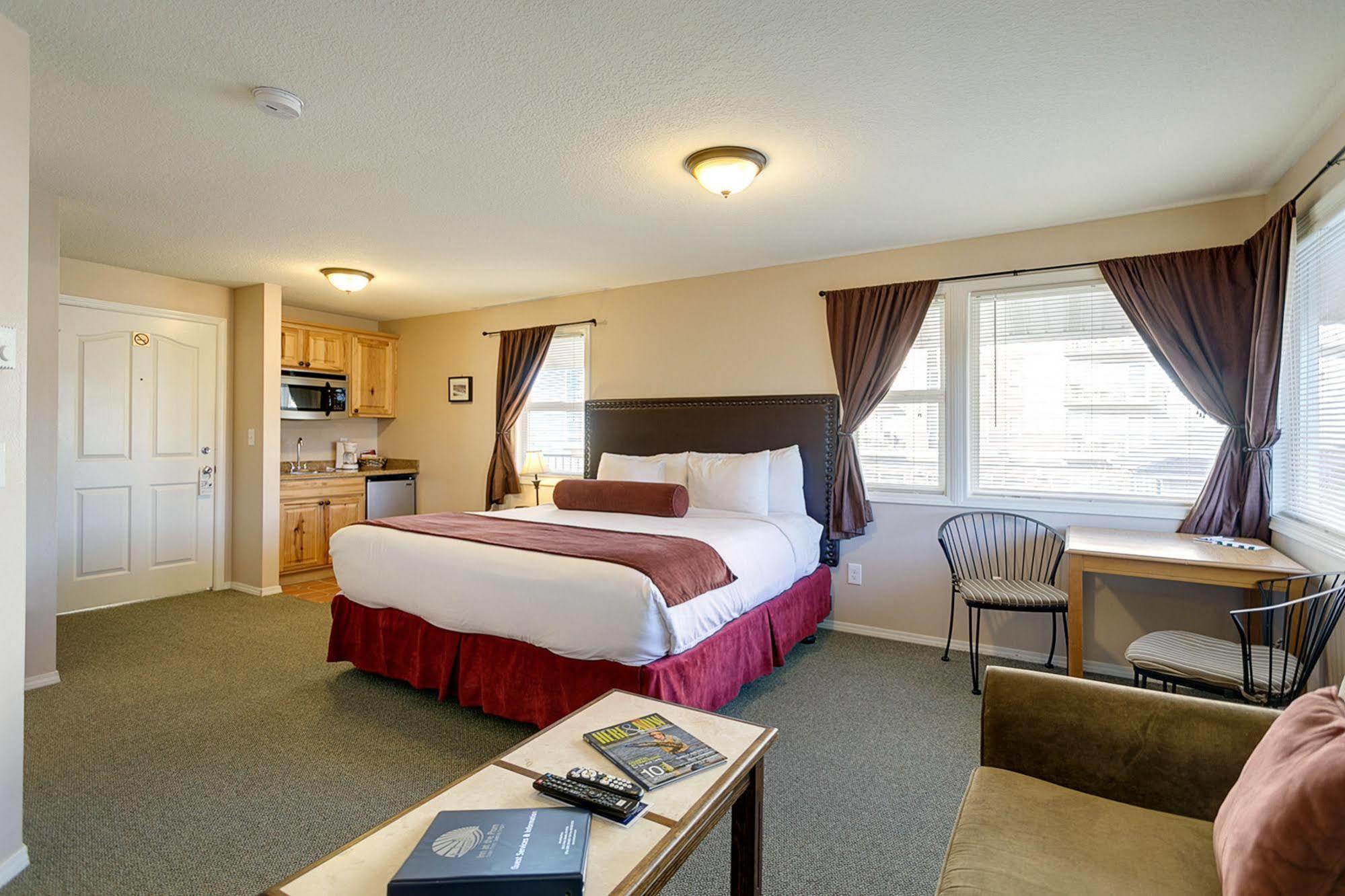 Inn At The Prom Oceanfront Seaside Exterior photo